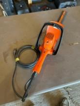 BLACK and DECKER ELECTRIC HEDGE TRIMMER