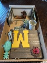 Assorted office decorations, picture frame