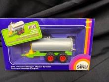1/32 scale Siku Manure Spreader-NIB