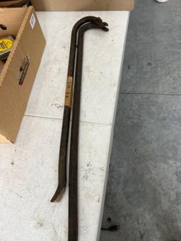 2 nice crow bars.