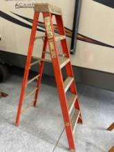 Louisville fiberglass step ladder. 6'.