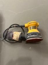 Dewalt corded orbit sander, case and sanding pads