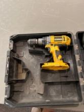 Dewalt 18V cordless drill, case and handle