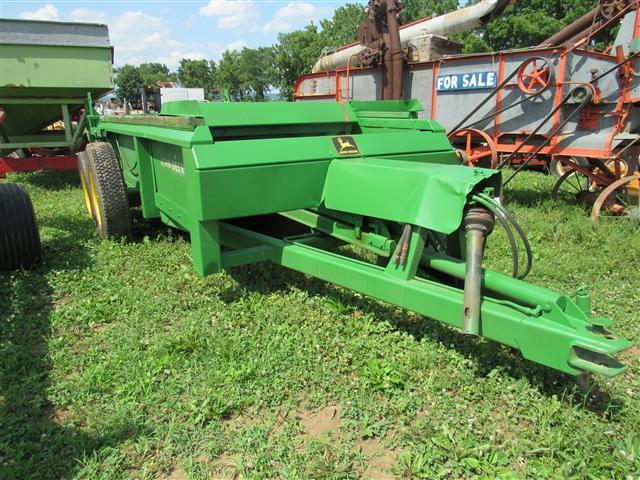 JD 785 Hyd Push Manure Spreader