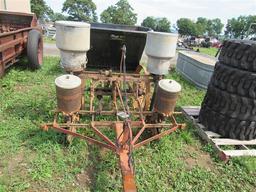Int Pull Type 2R Corn planter