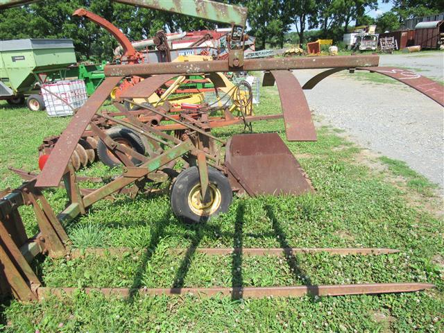 JD 100 Bale Mover