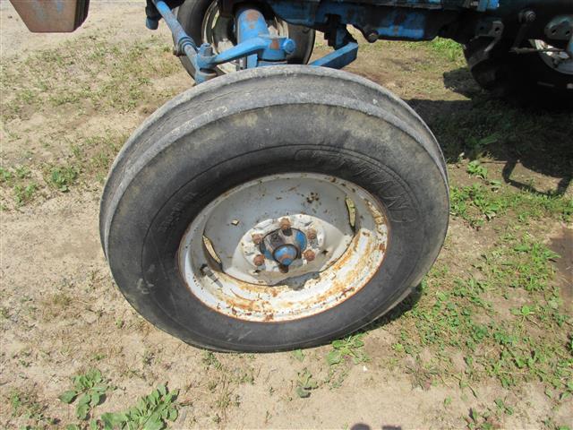 Ford 7000 2WD w/ Front Weights