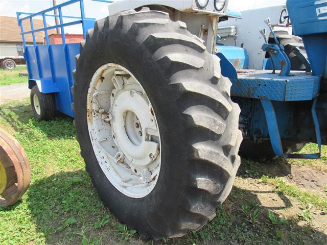 Ford 7000 2WD w/ Front Weights