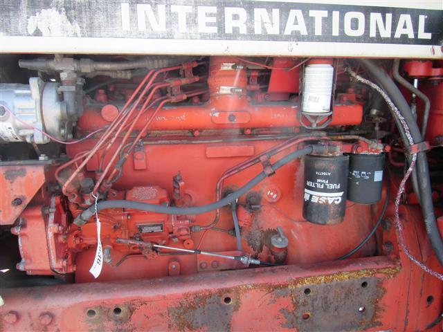Int'l 1086 Tractor, 2WD, C/H/A dual PTO