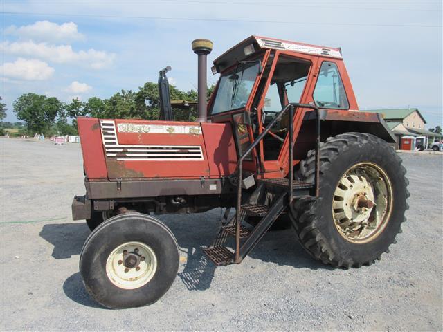 Hesston 140-90 Cab Tractor, 2WD, 5803 Hrs