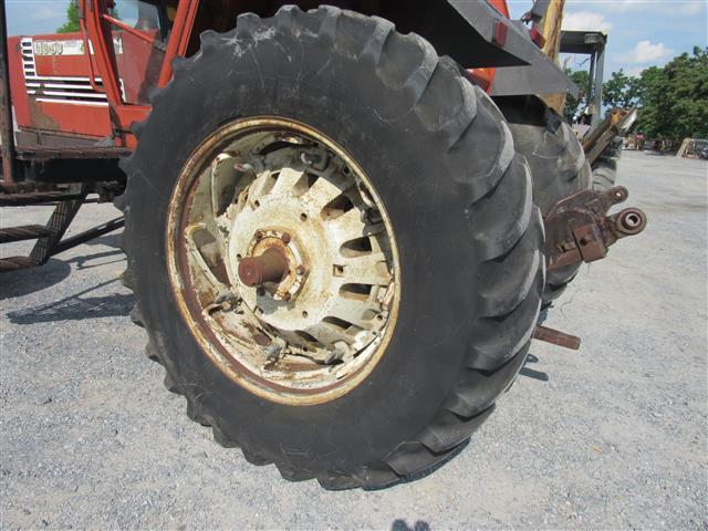 Hesston 140-90 Cab Tractor, 2WD, 5803 Hrs