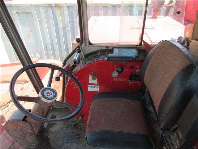 MF540 Combine w/ MF 43 4R corn head