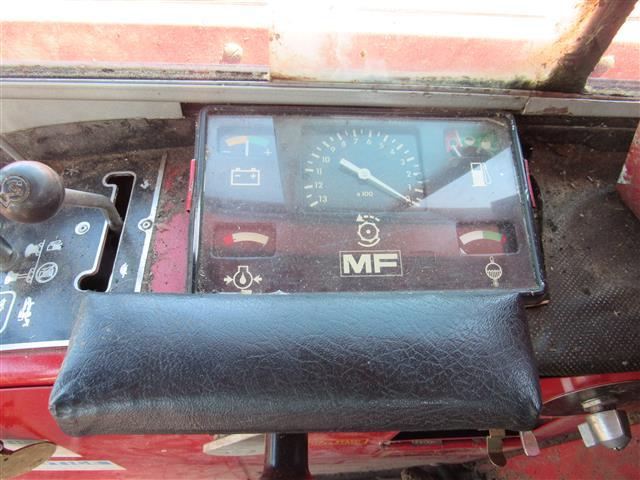 MF540 Combine w/ MF 43 4R corn head