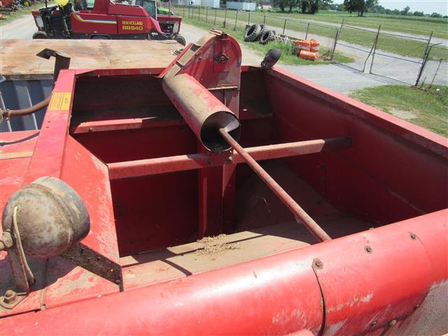 MF540 Combine w/ MF 43 4R corn head