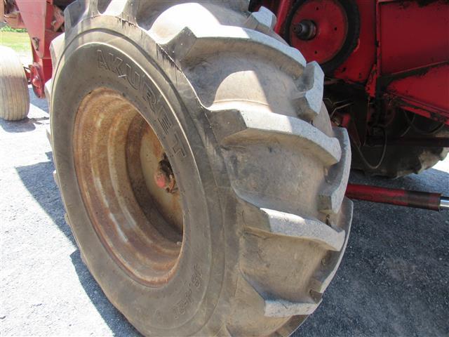 MF540 Combine w/ MF 43 4R corn head