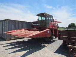 MF540 Combine w/ MF 43 4R corn head