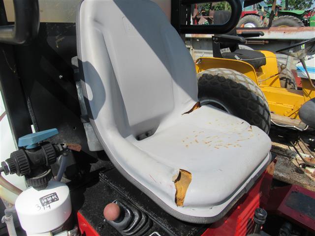 Toro Multi Pro 1100 Sprayer - Runs