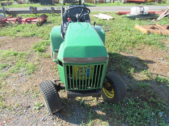 JD 316 Lawn Tractor (no engine - Salvage)