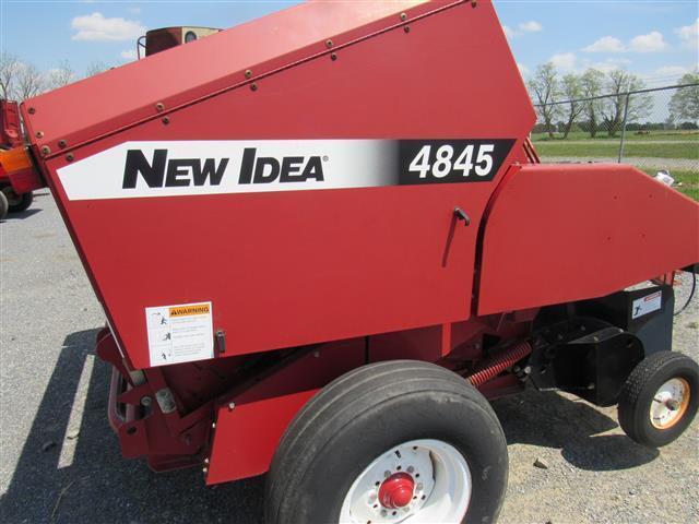 New Idea 4845 Rd Baler with Monitor