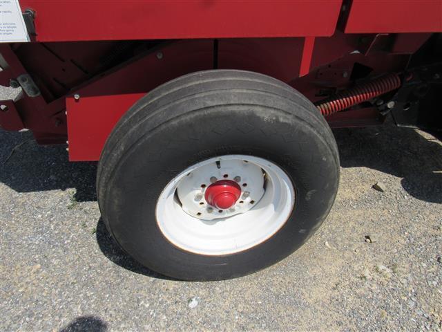New Idea 4845 Rd Baler with Monitor