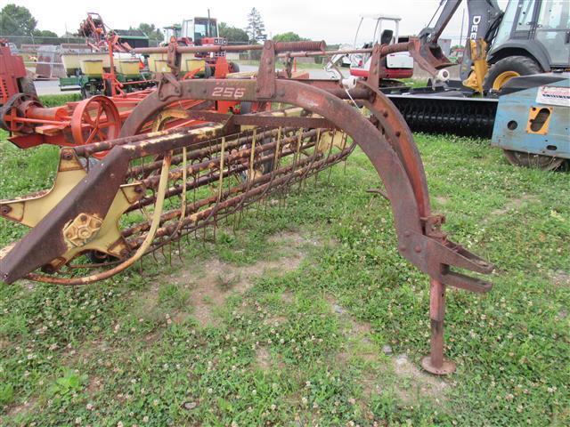 NH 256 Rollabar Rake