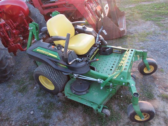 JD Z290M 2018 Model Zero Turn Rider, 80 Hrs
