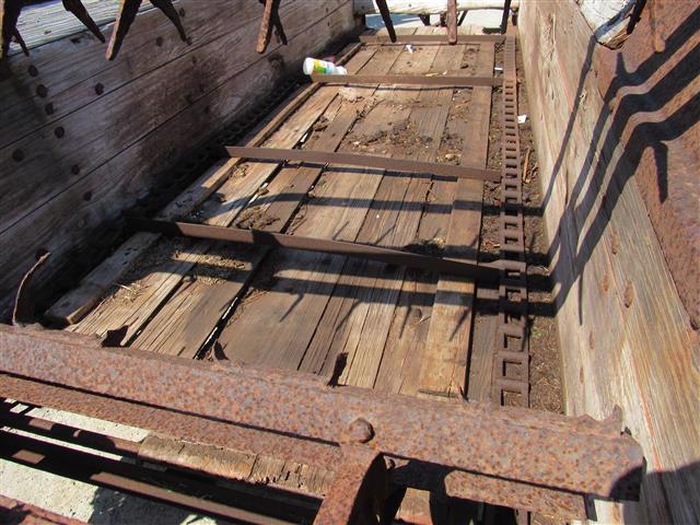 NI 12A Manure Spreader