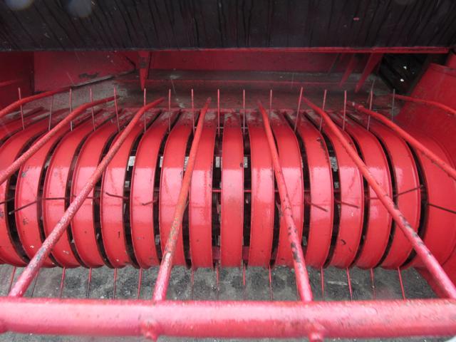 MF 124 Baler