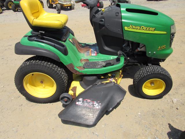 JD L120 Tractor