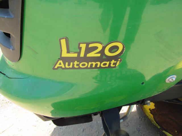 JD L120 Tractor