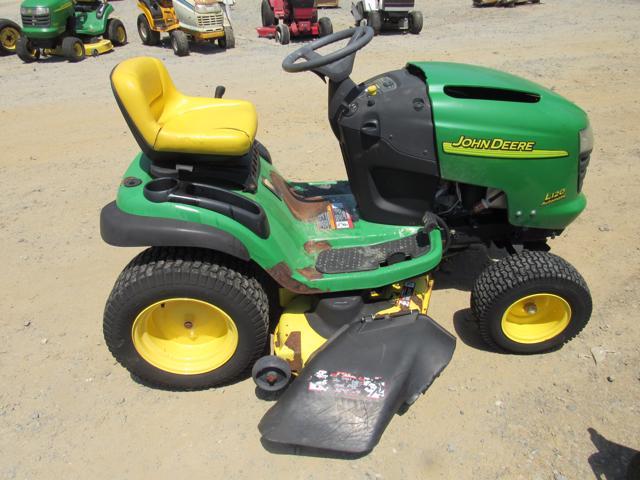JD L120 Tractor