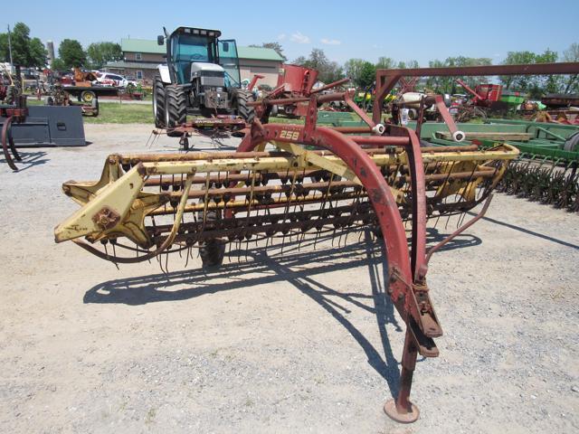 NH 258 Hay Rake