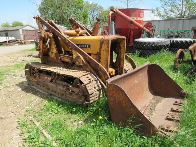 JD 440 Track Loader