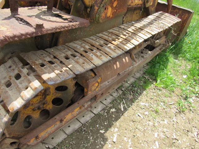 JD 440 Track Loader