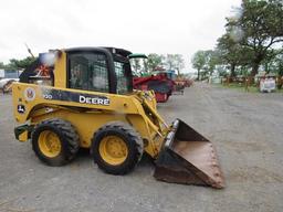 2008 JD 320 SSL w/ Enclosed Cab,600 Hrs,