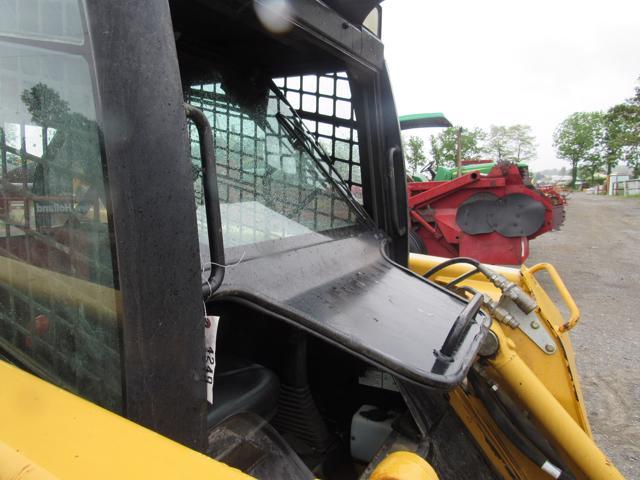 2008 JD 320 SSL w/ Enclosed Cab,600 Hrs,