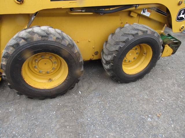 2008 JD 320 SSL w/ Enclosed Cab,600 Hrs,