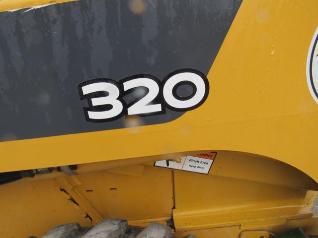 2008 JD 320 SSL w/ Enclosed Cab,600 Hrs,