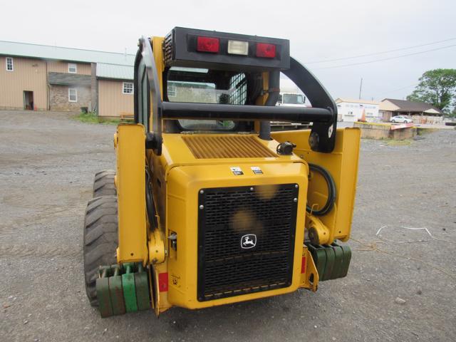 2008 JD 320 SSL w/ Enclosed Cab,600 Hrs,