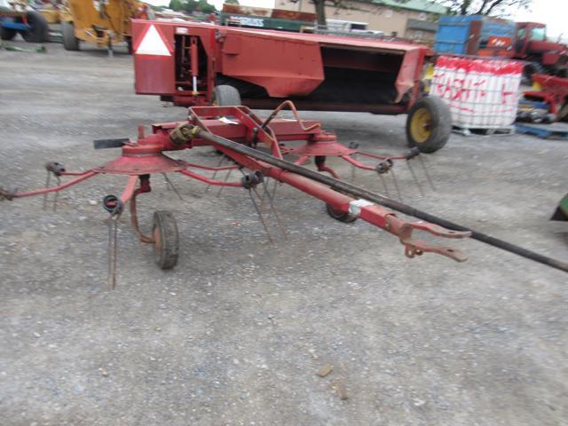 NH 162 2-Star Hay Tedder