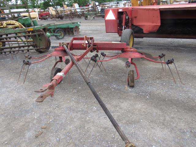 NH 162 2-Star Hay Tedder