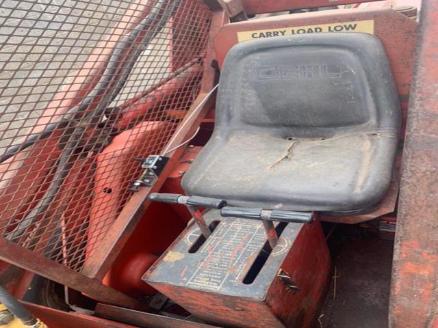 Gehl 2500 Skid Loader
