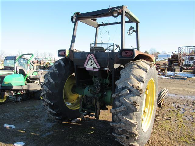 JD 2955 2WD, 4Post ROPS, Quad Trans (salvage)