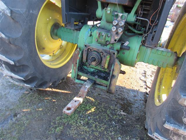 JD 2955 2WD, 4Post ROPS, Quad Trans (salvage)