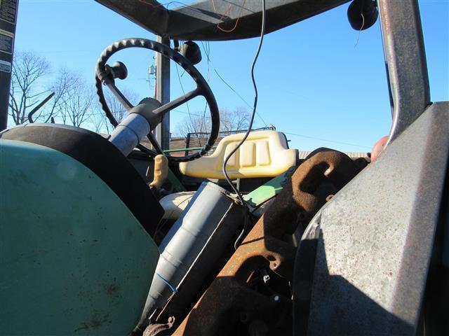 JD 2955 2WD, 4Post ROPS, Quad Trans (salvage)