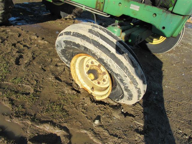 JD 2955 2WD, 4Post ROPS, Quad Trans (salvage)