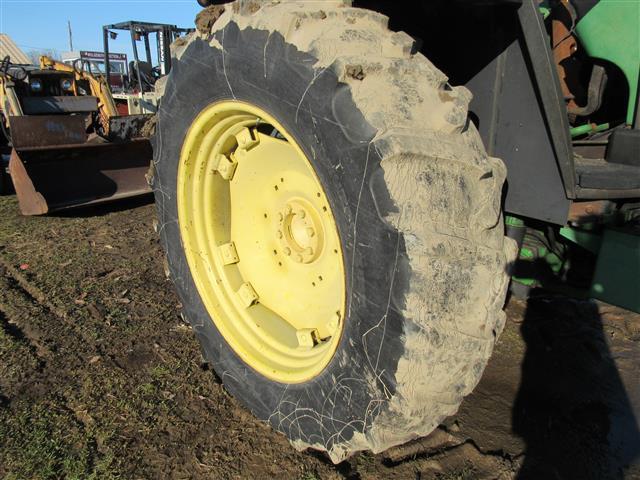 JD 2955 2WD, 4Post ROPS, Quad Trans (salvage)