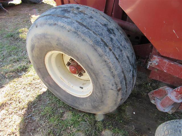 Hesston-Agco 856 Round Baler, Net, Twine