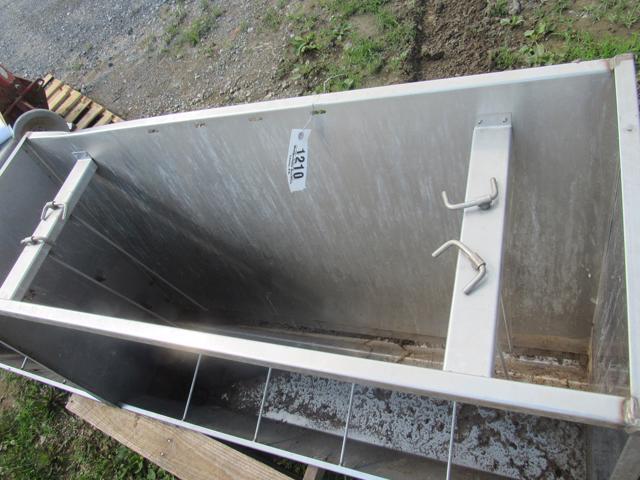 STACO Pig Feeder