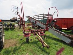 NH 163 Hydraulic-Fold Tedder
